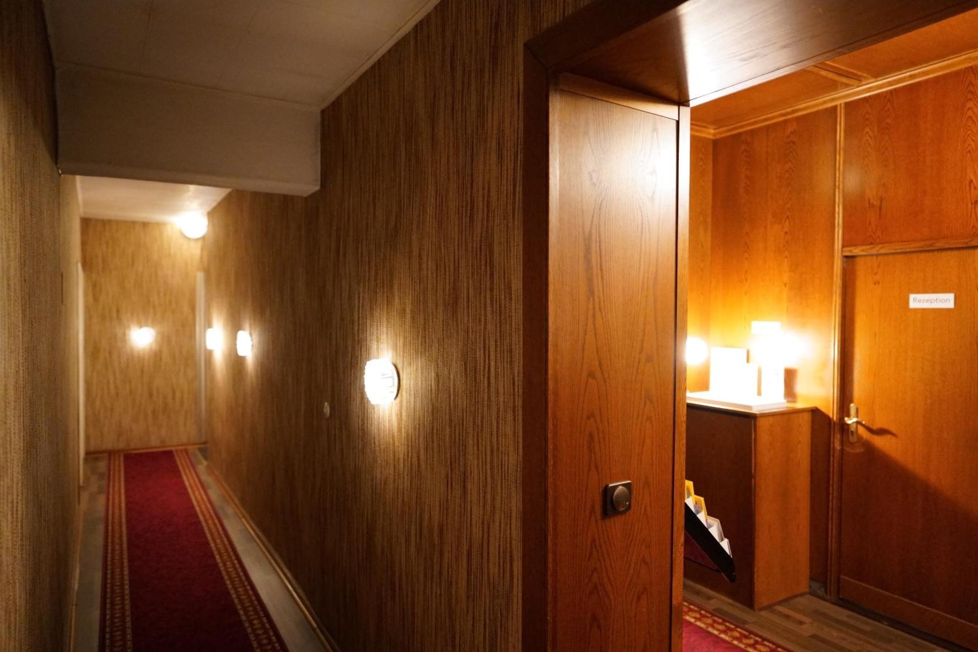 Hotel Pension Xantener Eck Berlin Exterior photo