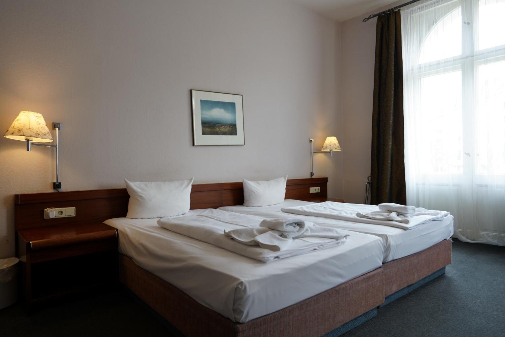 Hotel Pension Xantener Eck Berlin Exterior photo