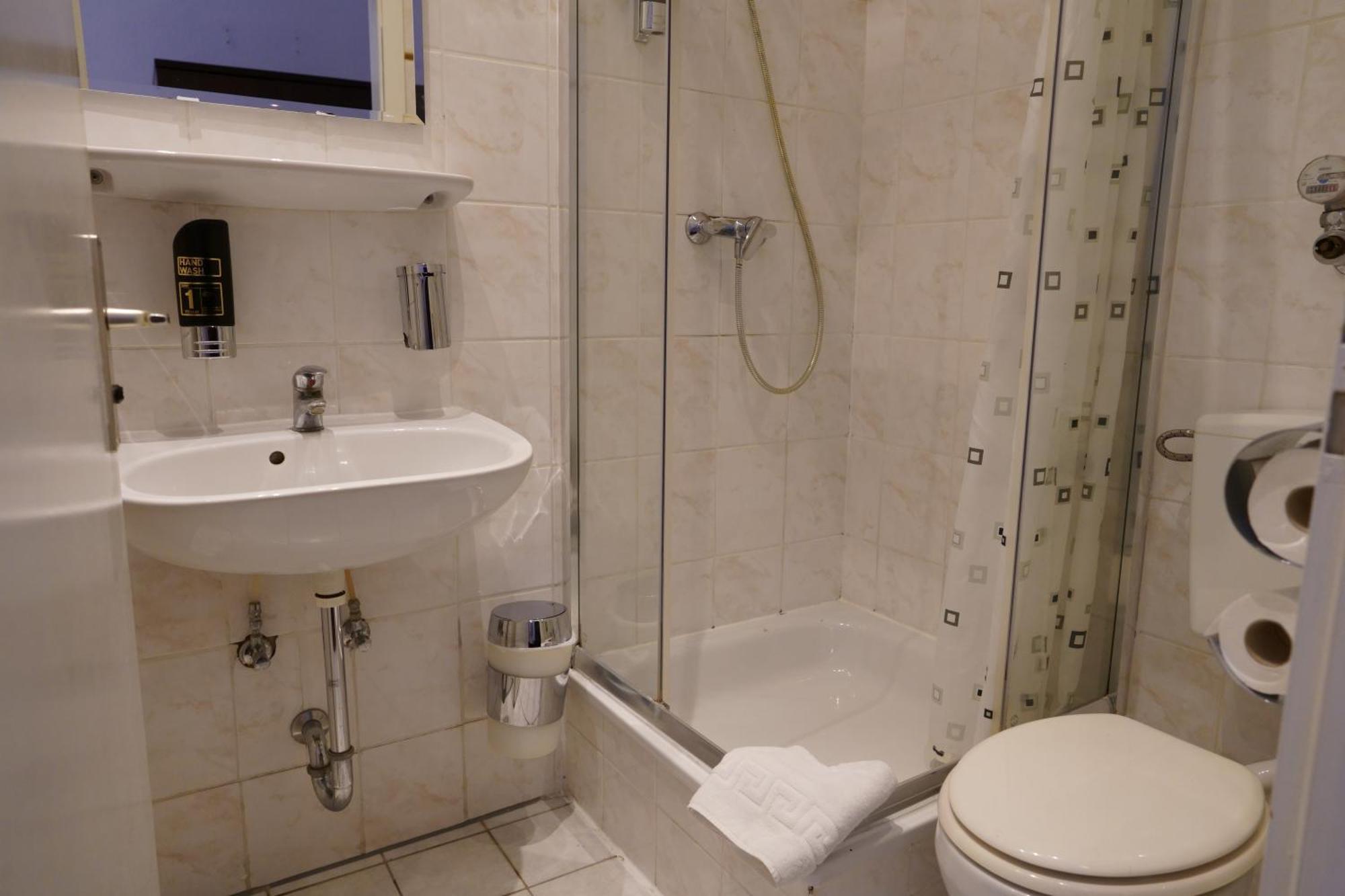 Hotel Pension Xantener Eck Berlin Exterior photo