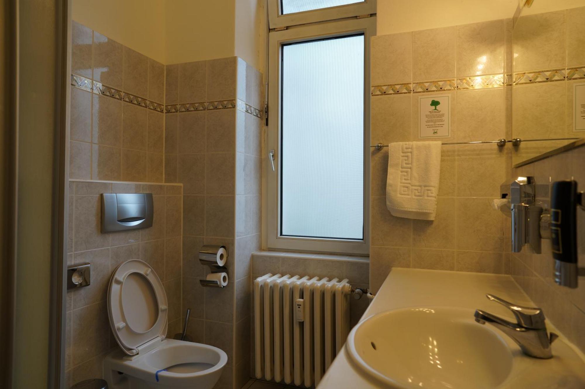 Hotel Pension Xantener Eck Berlin Exterior photo