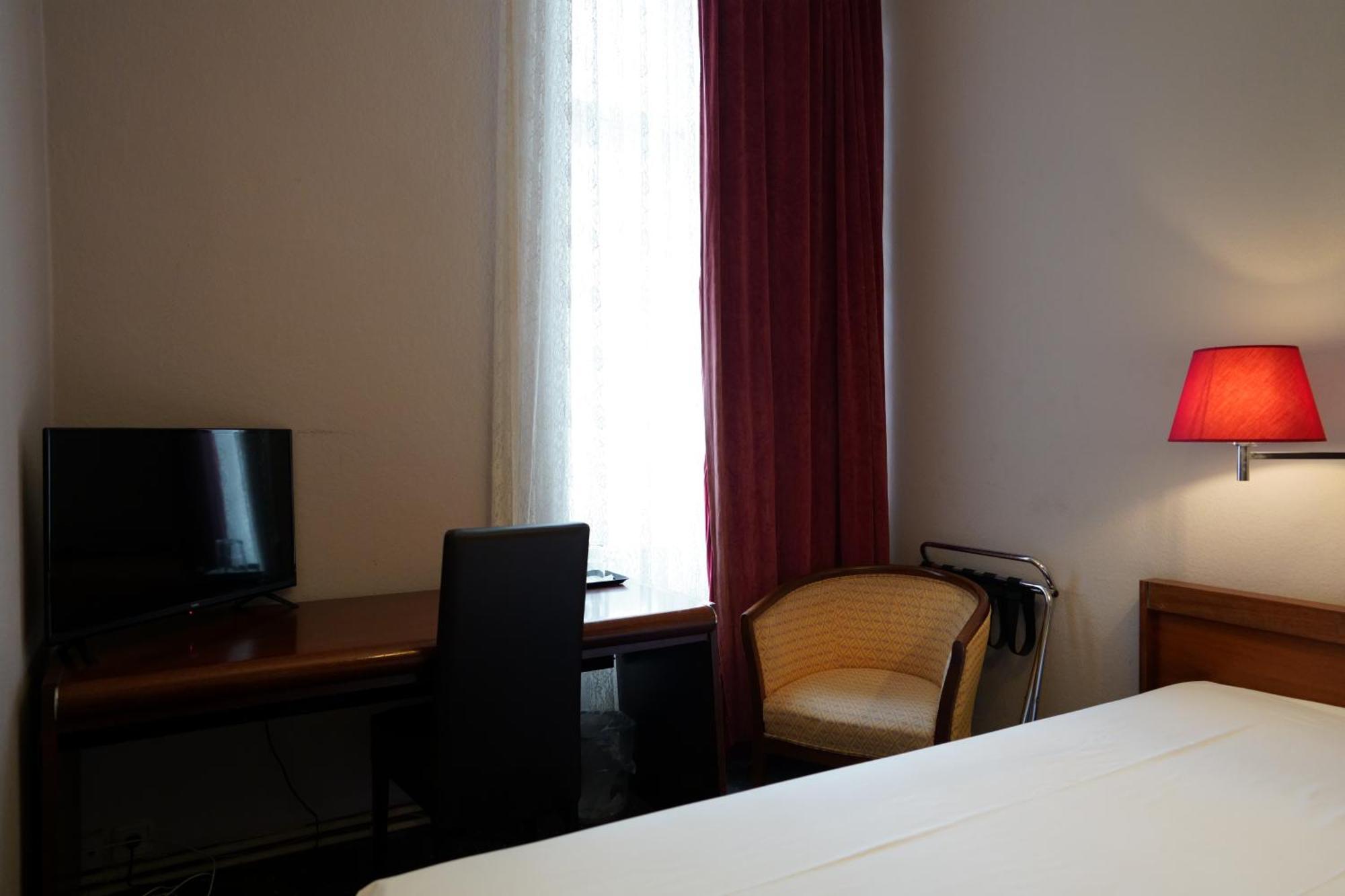 Hotel Pension Xantener Eck Berlin Exterior photo